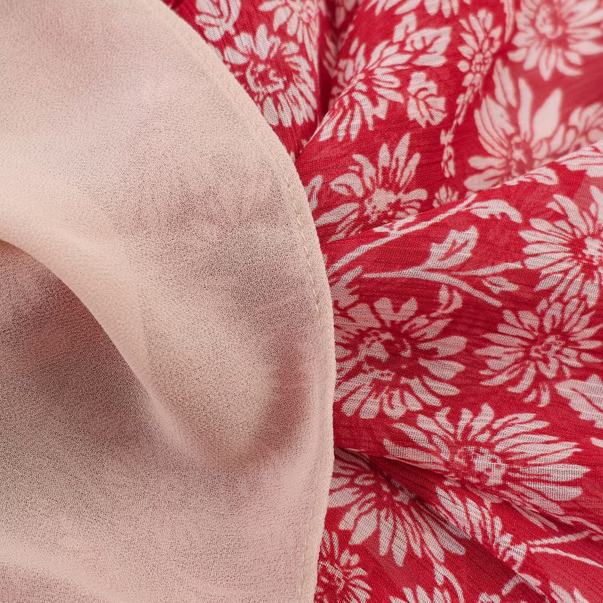 Robe Midi Fleurie Rouge à Col Noué Manches Volantées